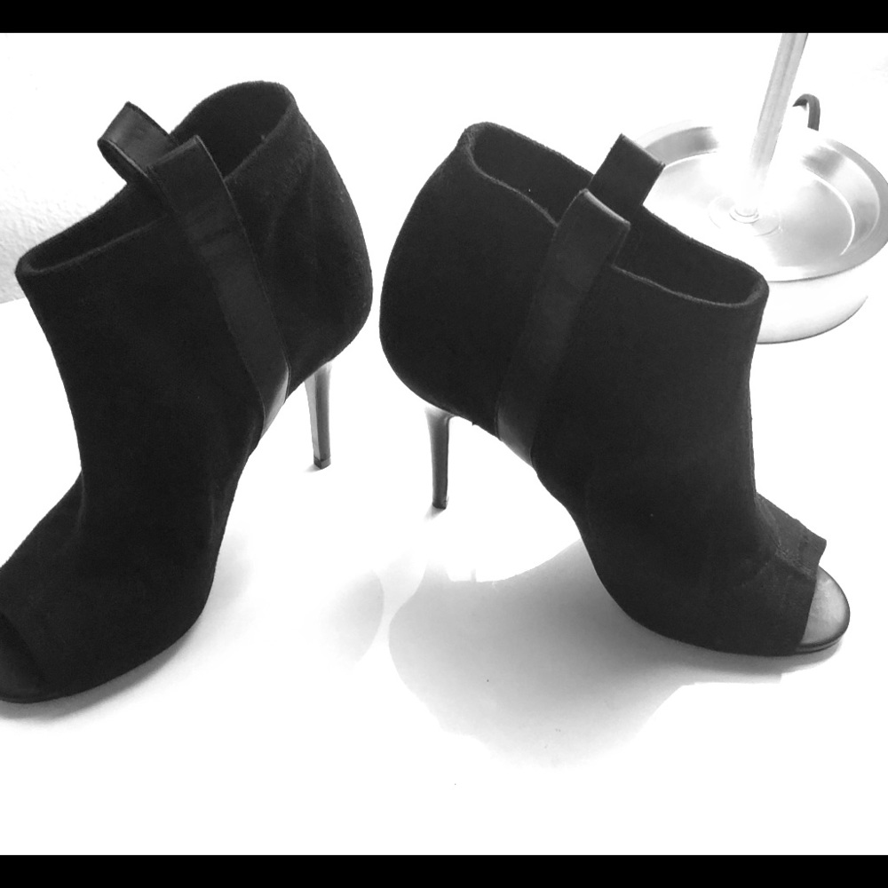 Laurence Decade Black Bootie 7